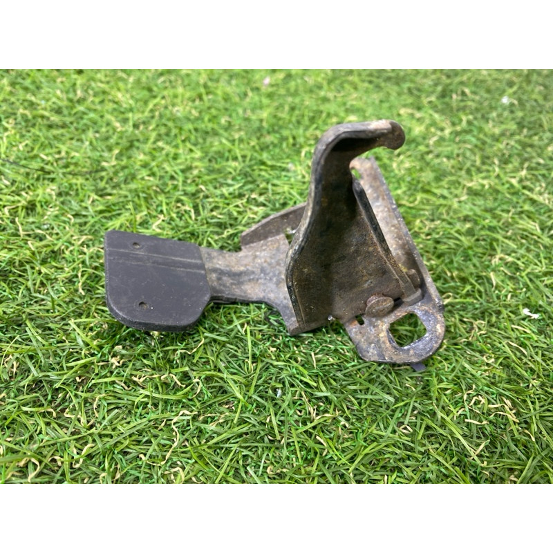 Замок капота (кузов і елементи) Land Rover Discovery 3