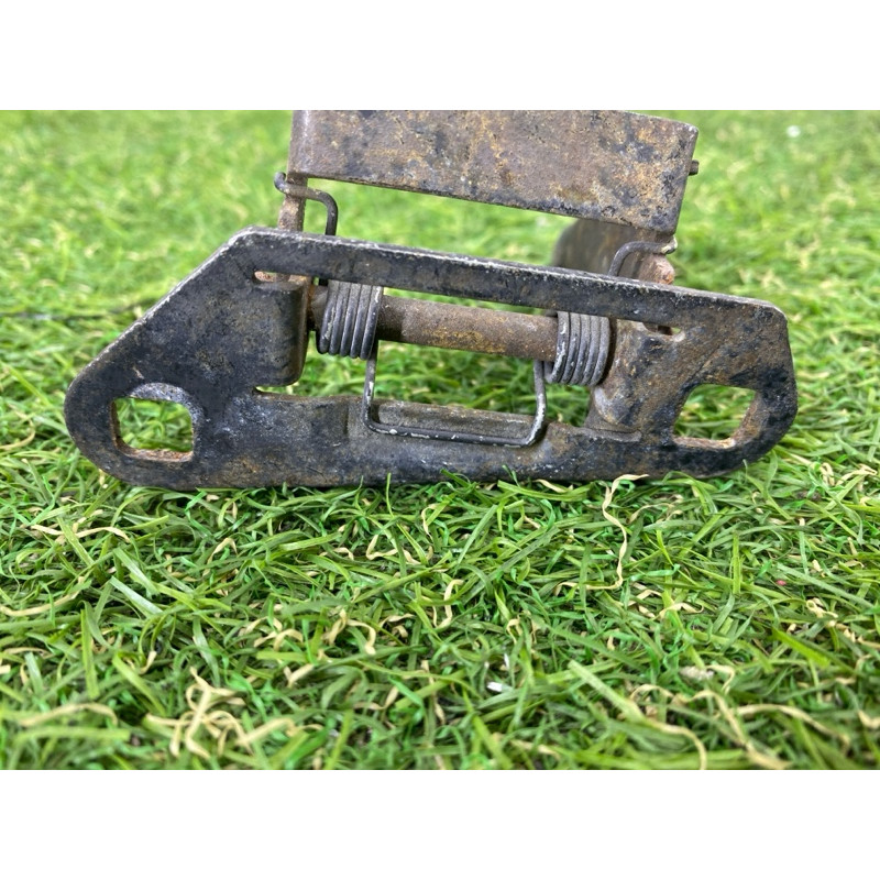 Замок капота (кузов і елементи) Land Rover Discovery 3