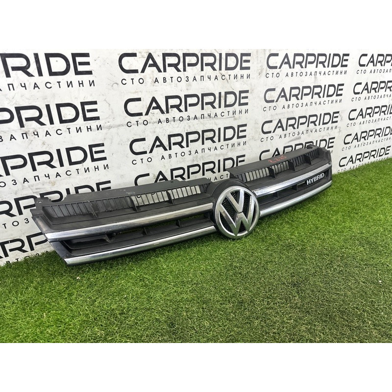 Решетка радиатора (наружные элементы кузова) Volkswagen Touareg NF 2012 3.0 Hybrid CGFA 7P6853651AZLL