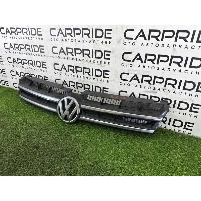 Решетка радиатора (наружные элементы кузова) Volkswagen Touareg NF 2012 3.0 Hybrid CGFA 7P6853651AZLL