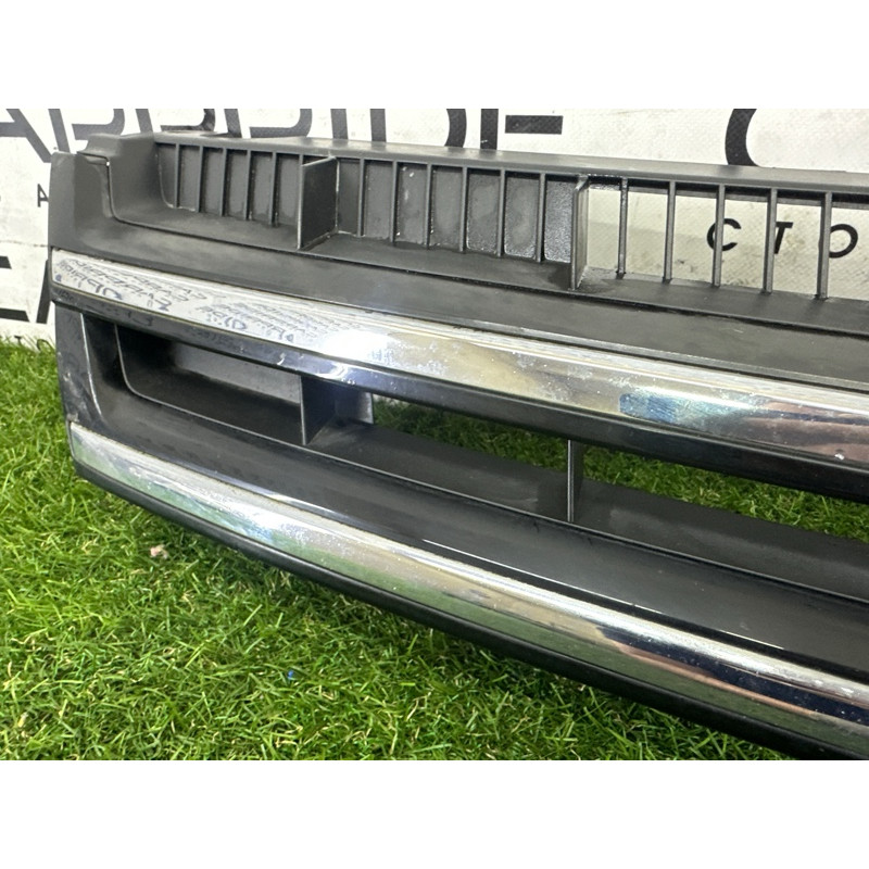 Решетка радиатора (наружные элементы кузова) Volkswagen Touareg NF 2012 3.0 Hybrid CGFA 7P6853651AZLL