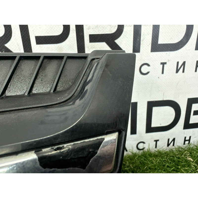 Решетка радиатора (наружные элементы кузова) Volkswagen Touareg NF 2012 3.0 Hybrid CGFA 7P6853651AZLL