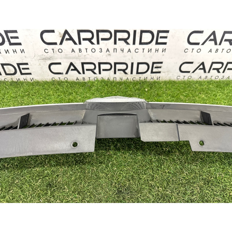 Решетка радиатора (наружные элементы кузова) Volkswagen Touareg NF 2012 3.0 Hybrid CGFA 7P6853651AZLL