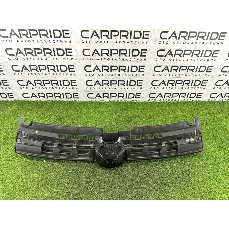 Решетка радиатора (наружные элементы кузова) Volkswagen Touareg NF 2012 3.0 Hybrid CGFA 7P6853651AZLL