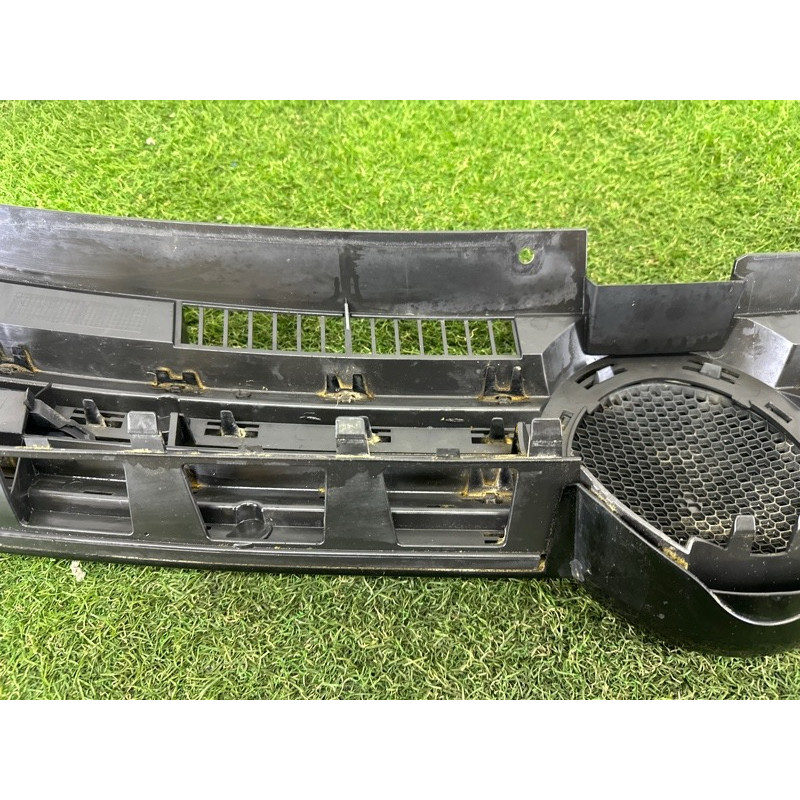 Решетка радиатора (наружные элементы кузова) Volkswagen Touareg NF 2012 3.0 Hybrid CGFA 7P6853651AZLL