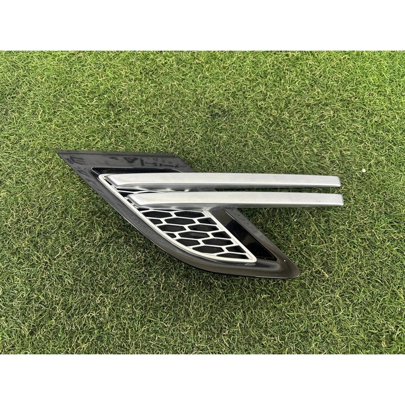 Молдинг крила (кузов и элементы) LAND ROVER RANGE ROVER Sport L494 2016 3.0 Diesel LR106331