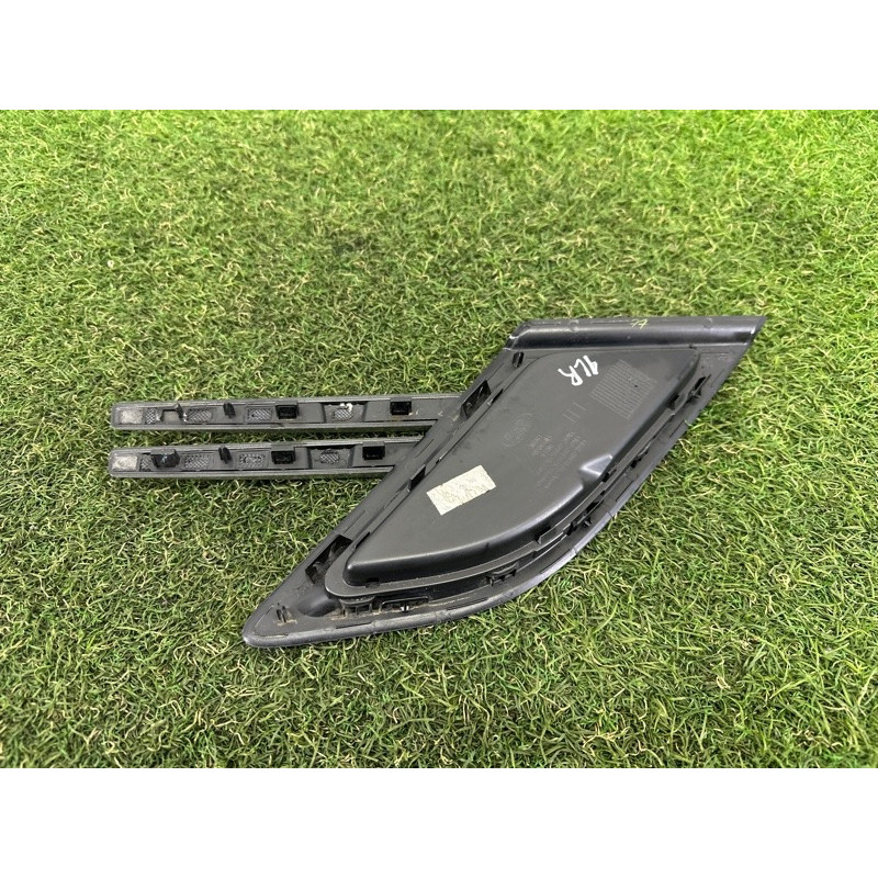 Молдинг крила (кузов и элементы) LAND ROVER RANGE ROVER Sport L494 2016 3.0 Diesel LR106331