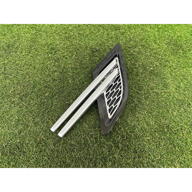 Молдинг крила (кузов и элементы) LAND ROVER RANGE ROVER Sport L494 2016 3.0 Diesel LR106235