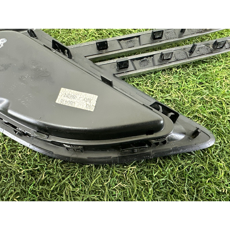 Молдинг крила (кузов и элементы) LAND ROVER RANGE ROVER Sport L494 2016 3.0 Diesel LR106235