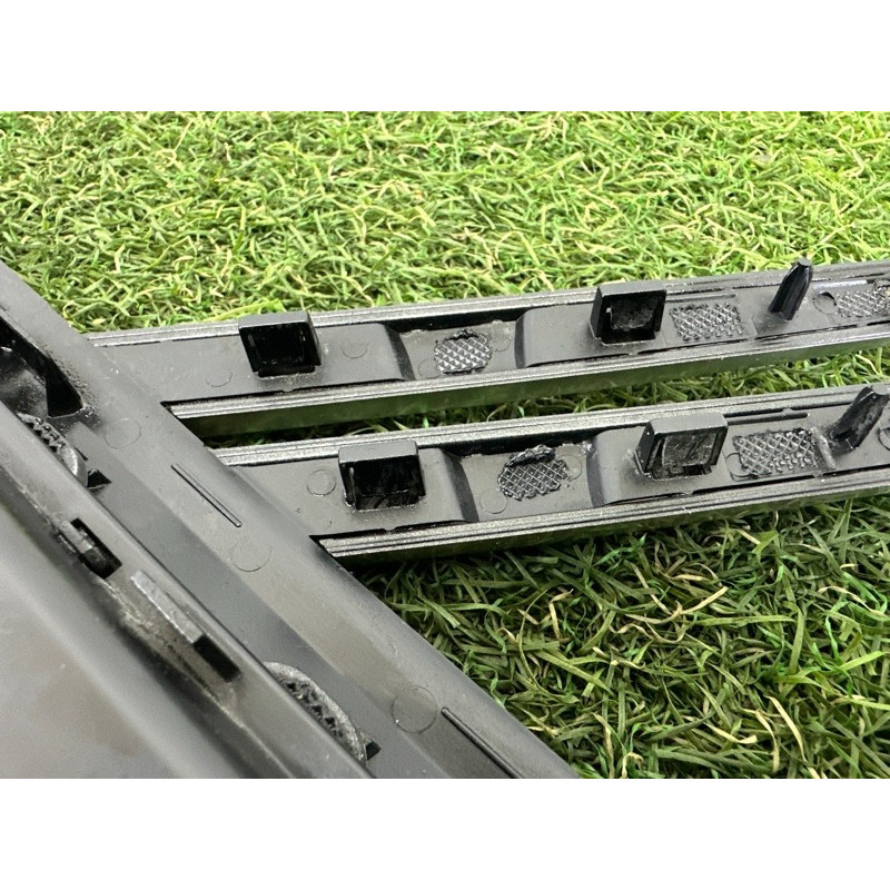 Молдинг крила (кузов и элементы) LAND ROVER RANGE ROVER Sport L494 2016 3.0 Diesel LR106235