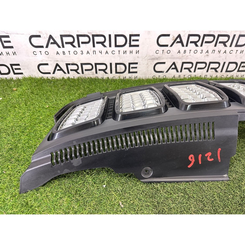 Решетка радиатора (наружные элементы кузова) Jeep Grand Cherokee WK2 2018 3.6 68258419AB