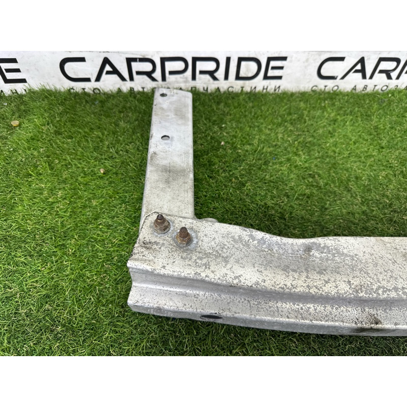 Усилитель бампера (наружные элементы кузова) AUDI Q5 8R 2010 3.2 CALB 8R0807313B