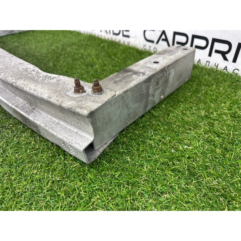 Усилитель бампера (наружные элементы кузова) AUDI Q5 8R 2010 3.2 CALB 8R0807313B