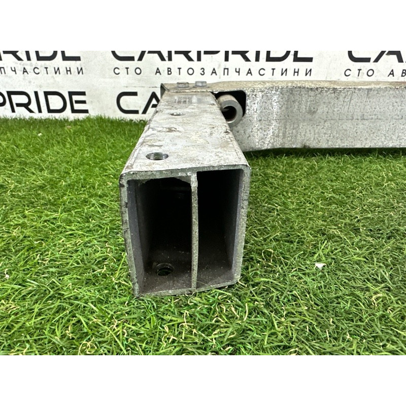 Усилитель бампера (наружные элементы кузова) AUDI Q5 8R 2010 3.2 CALB 8R0807313B