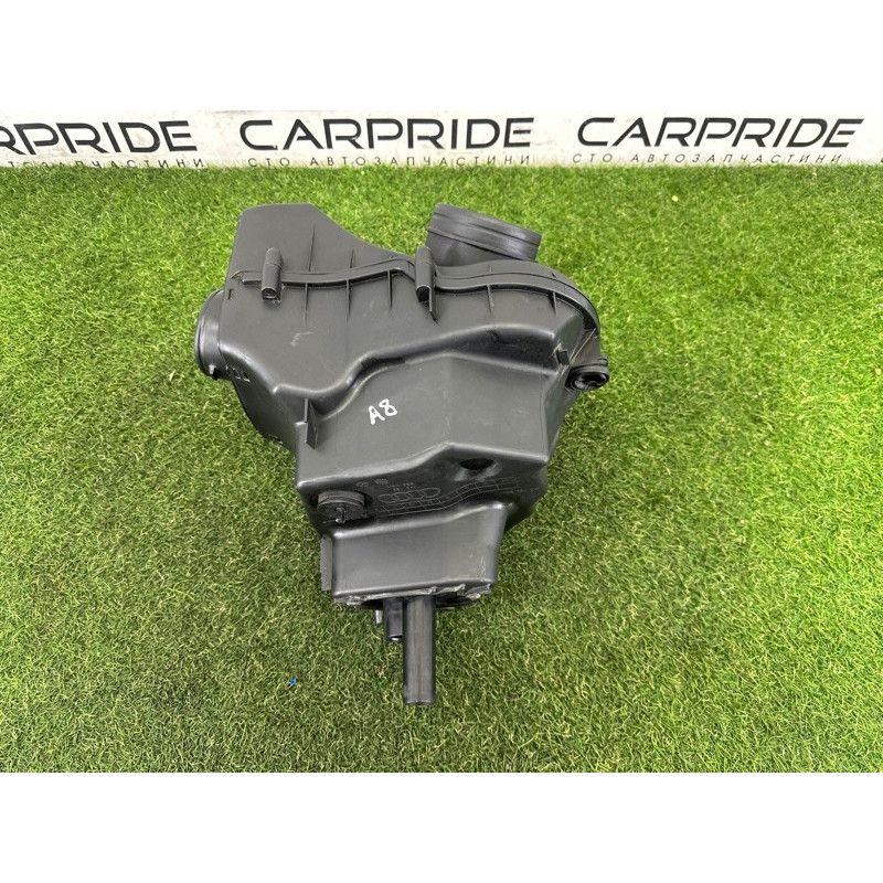 Корпус воздушного фильтра (впускная система) AUDI A8 D4 2011 4.2 CDRA 4H0133824L