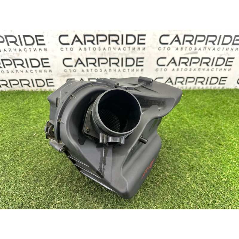 Корпус воздушного фильтра (впускная система) AUDI A8 D4 2011 4.2 CDRA 4H0133824L