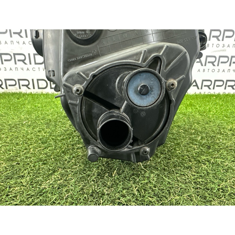 Корпус воздушного фильтра (впускная система) AUDI A8 D4 2011 4.2 CDRA 4H0133824L
