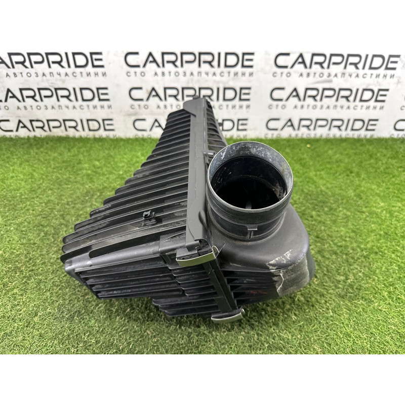 Корпус воздушного фильтра (впускная система) Volkswagen Touareg NF 2012 3.0 Hybrid CGFA 7P0129607C