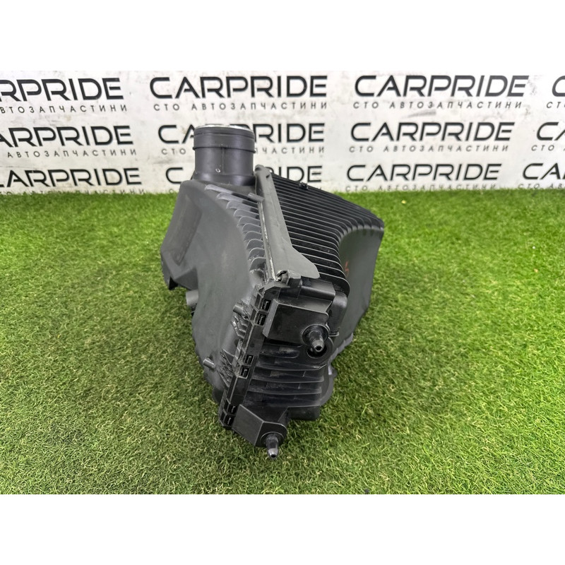 Корпус воздушного фильтра (впускная система) Volkswagen Touareg NF 2012 3.0 Hybrid CGFA 7P0129607C