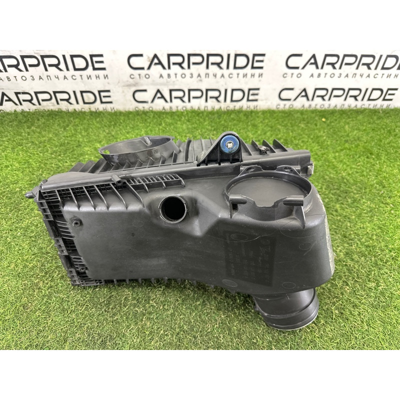 Корпус воздушного фильтра (впускная система) Volkswagen Touareg NF 2012 3.0 Hybrid CGFA 7P0129607C