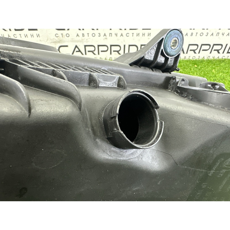 Корпус воздушного фильтра (впускная система) Volkswagen Touareg NF 2012 3.0 Hybrid CGFA 7P0129607C