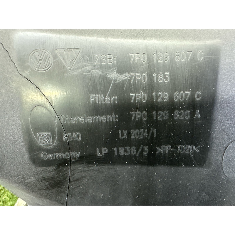 Корпус воздушного фильтра (впускная система) Volkswagen Touareg NF 2012 3.0 Hybrid CGFA 7P0129607C