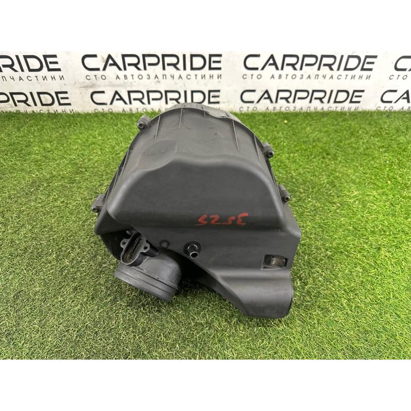 Корпус воздушного фильтра (впускная система) AUDI A8 D4 2011 4.2 CDRA 4H0133823J