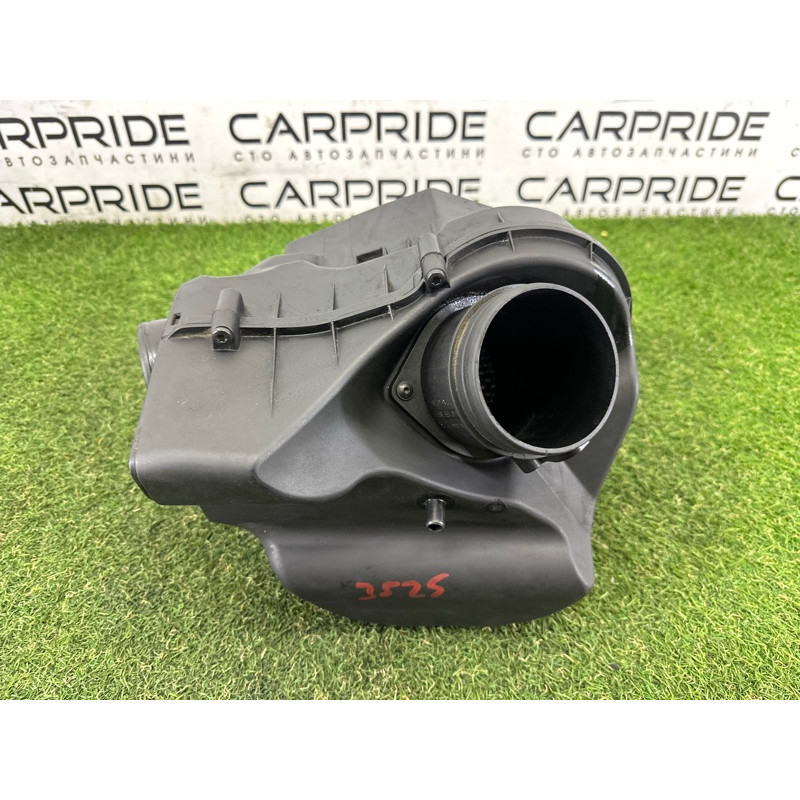 Корпус воздушного фильтра (впускная система) AUDI A8 D4 2011 4.2 CDRA 4H0133823J