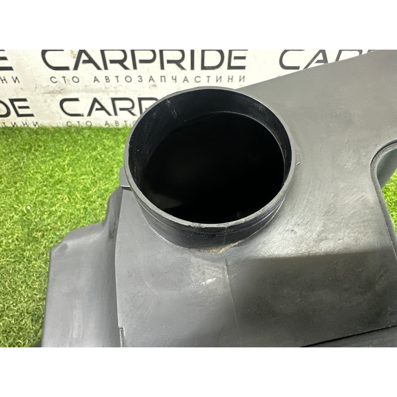 Корпус воздушного фильтра (впускная система) AUDI A8 D4 2011 4.2 CDRA 4H0133823J