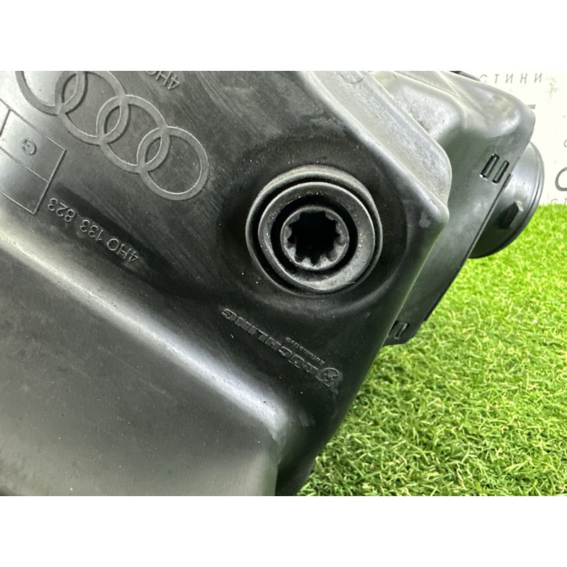 Корпус воздушного фильтра (впускная система) AUDI A8 D4 2011 4.2 CDRA 4H0133823J