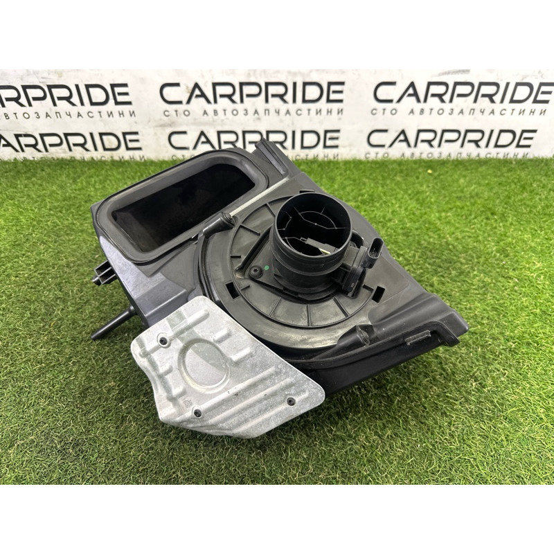 Корпус воздушного фильтра (впускная система) AUDI A4 B9 2018 2.0 DBPA 8W0133837Q