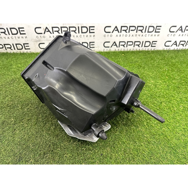 Корпус воздушного фильтра (впускная система) AUDI A4 B9 2018 2.0 DBPA 8W0133837Q