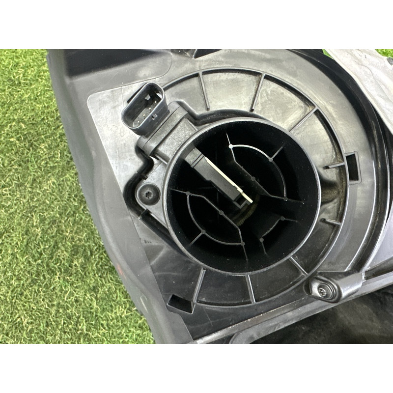 Корпус воздушного фильтра (впускная система) AUDI A4 B9 2018 2.0 DBPA 8W0133837Q