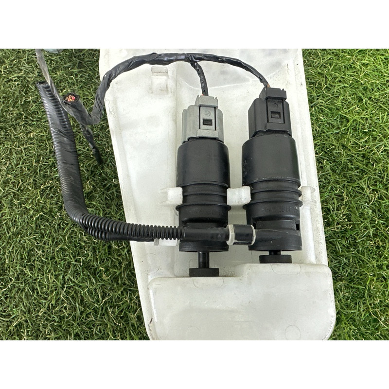 Бачок омывателя (кузов и элементы) BMW X3 F25 2012 3.0 61667255827