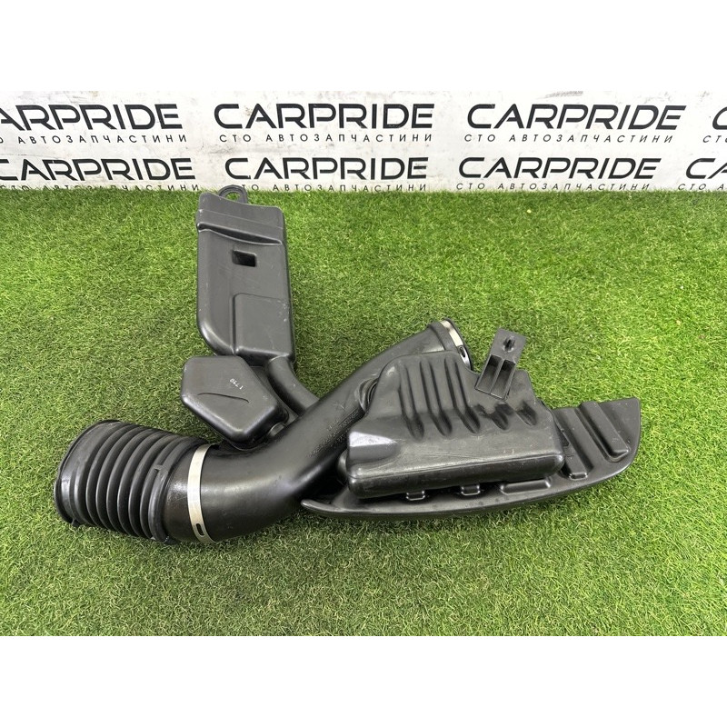 Резонатор воздушный (впускная система) Jeep Grand Cherokee WK2 2018 3.6 68251622AD