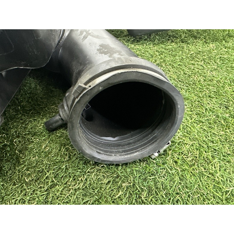 Резонатор воздушный (впускная система) Jeep Grand Cherokee WK2 2018 3.6 68251622AD