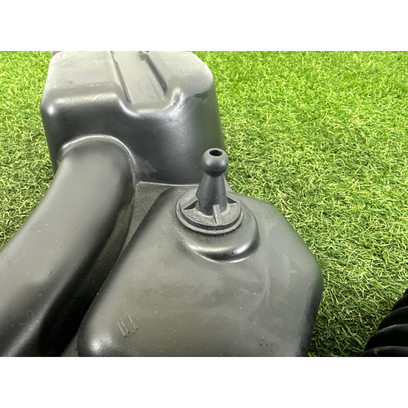 Резонатор воздушный (впускная система) Jeep Grand Cherokee WK2 2018 3.6 68251622AD