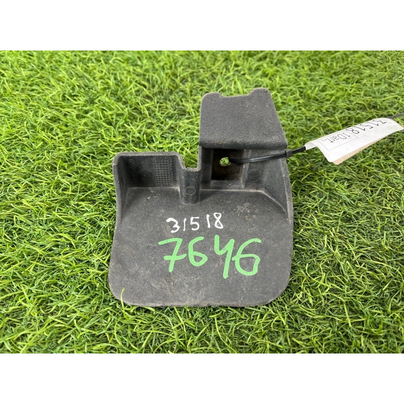 Брызговик (кузов и элементы) Dodge Dart PF 2014 2.4 68223597aa