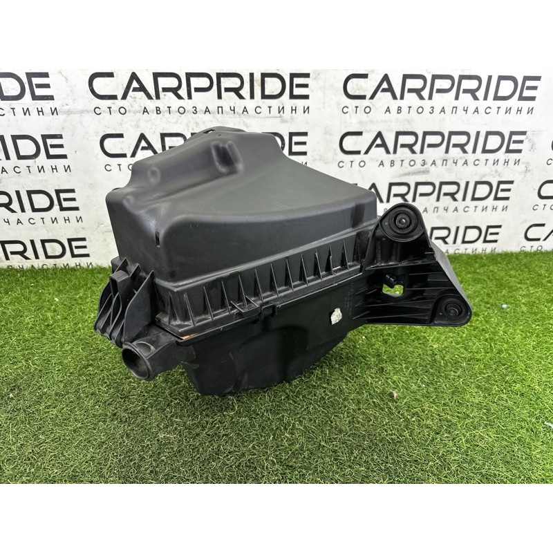 Корпус воздушного фильтра (впускная система) BMW X1 E84 2014 2.0 13717588280