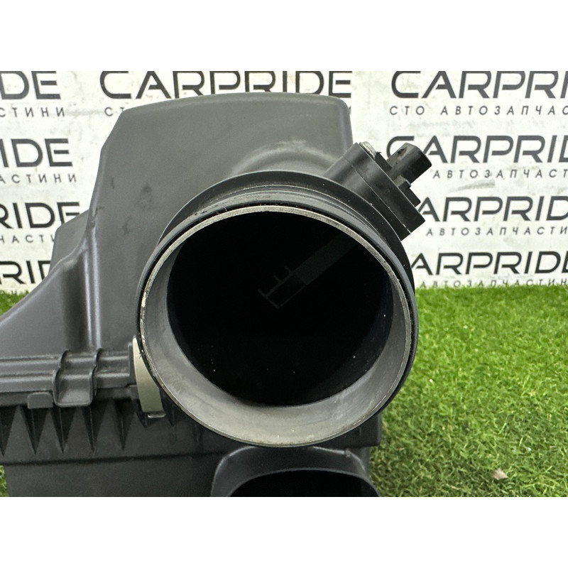 Корпус воздушного фильтра (впускная система) BMW X1 E84 2014 2.0 13717588280