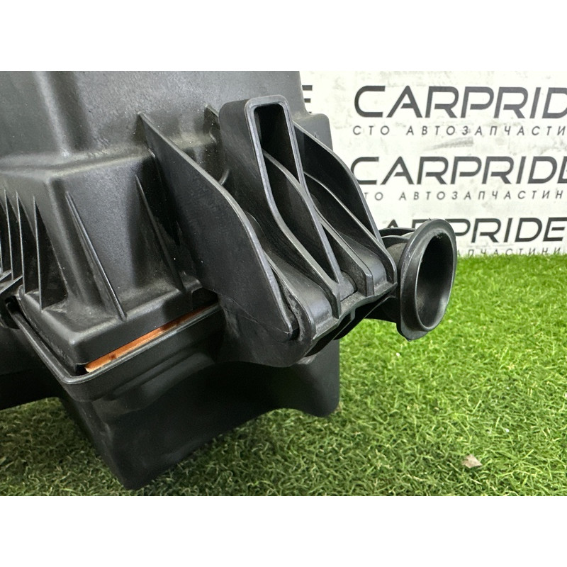 Корпус воздушного фильтра (впускная система) BMW X1 E84 2014 2.0 13717588280