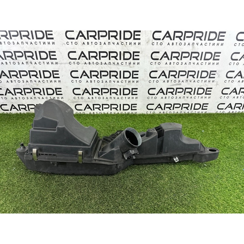 Корпус воздушного фильтра (впускная система) BMW 3-series F30 2013 2.0 13717597589