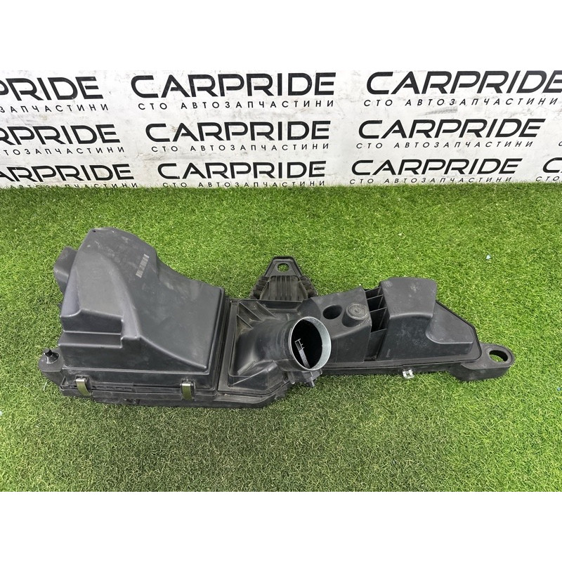 Корпус воздушного фильтра (впускная система) BMW 3-series F30 2013 2.0 13717597589