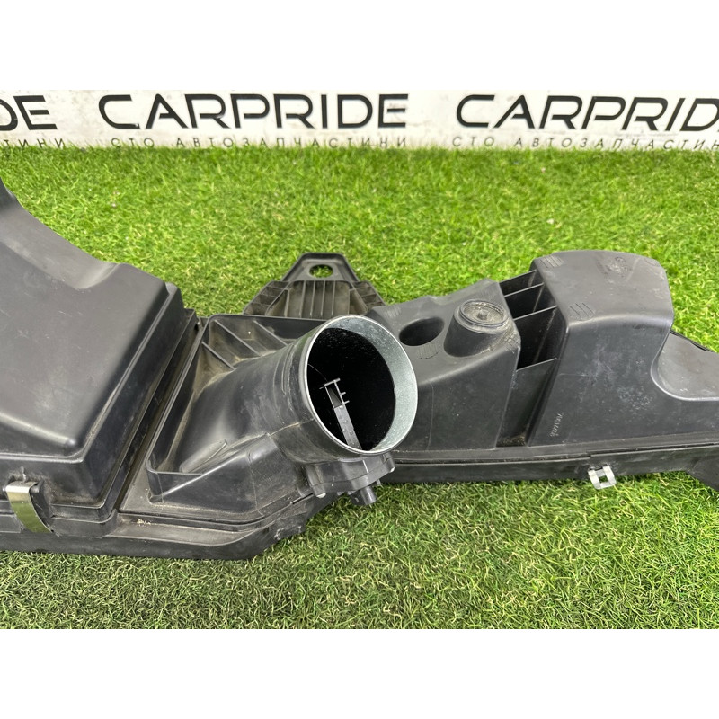 Корпус воздушного фильтра (впускная система) BMW 3-series F30 2013 2.0 13717597589