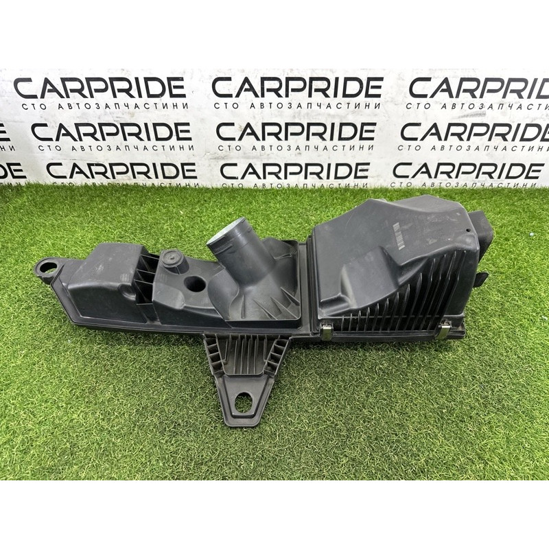 Корпус воздушного фильтра (впускная система) BMW 3-series F30 2013 2.0 13717597589