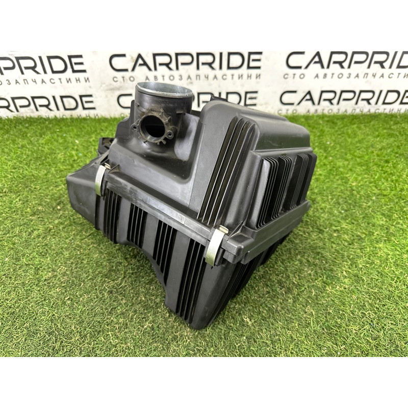 Корпус воздушного фильтра (впускная система) BMW X3 F25 2012 3.0 13717601871