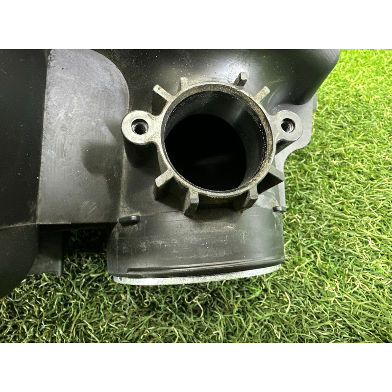 Корпус воздушного фильтра (впускная система) BMW X3 F25 2012 3.0 13717601871