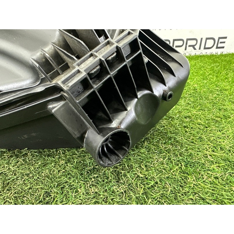 Корпус воздушного фильтра (впускная система) BMW X3 F25 2012 3.0 13717601871