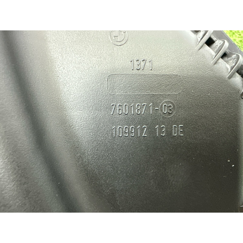 Корпус воздушного фильтра (впускная система) BMW X3 F25 2012 3.0 13717601871