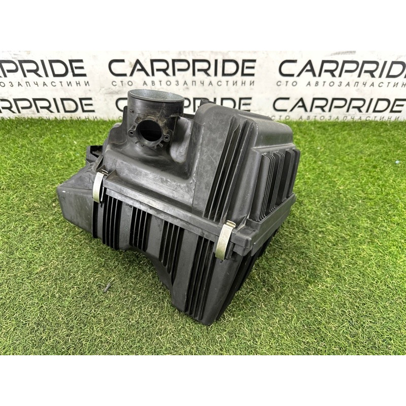 Корпус воздушного фильтра (впускная система) BMW X3 F25 2012 3.0 13717601871